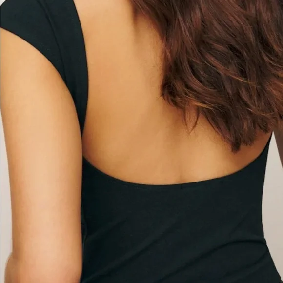 Reformation Black Short Sleeve Tee - Picture 4 of 7